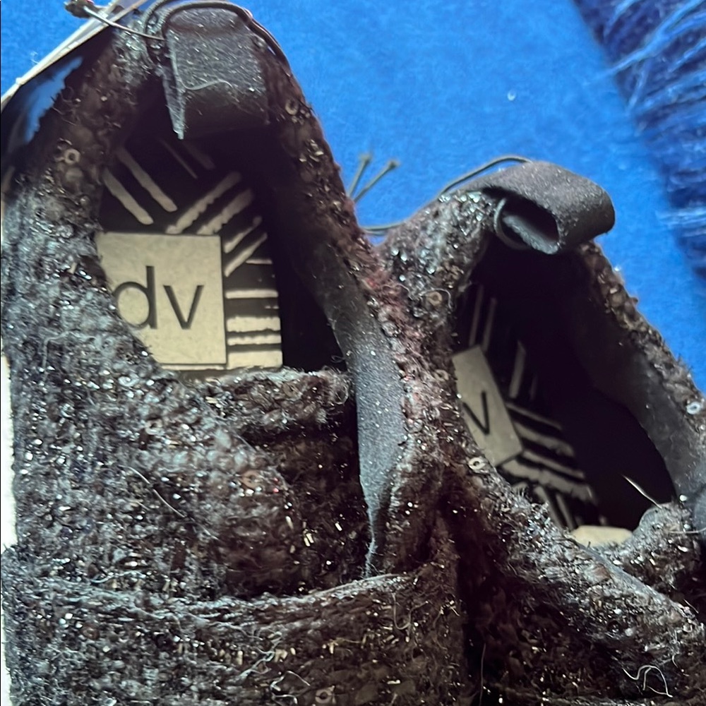 DV by Dolce Vita Black Textured Sneakers - Picture 4 of 14